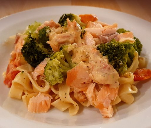 Tagliatelle met dille-roomsaus en gerookte zalm