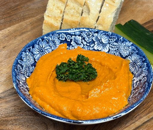 Geroosterde paprika-worteldip