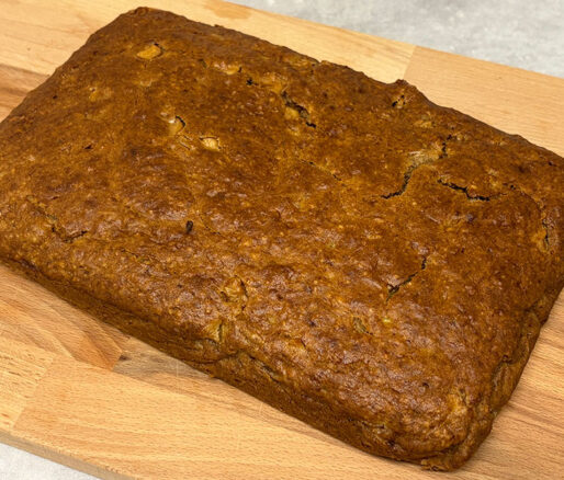 Appel-bananenbroodcake met kaneelappel